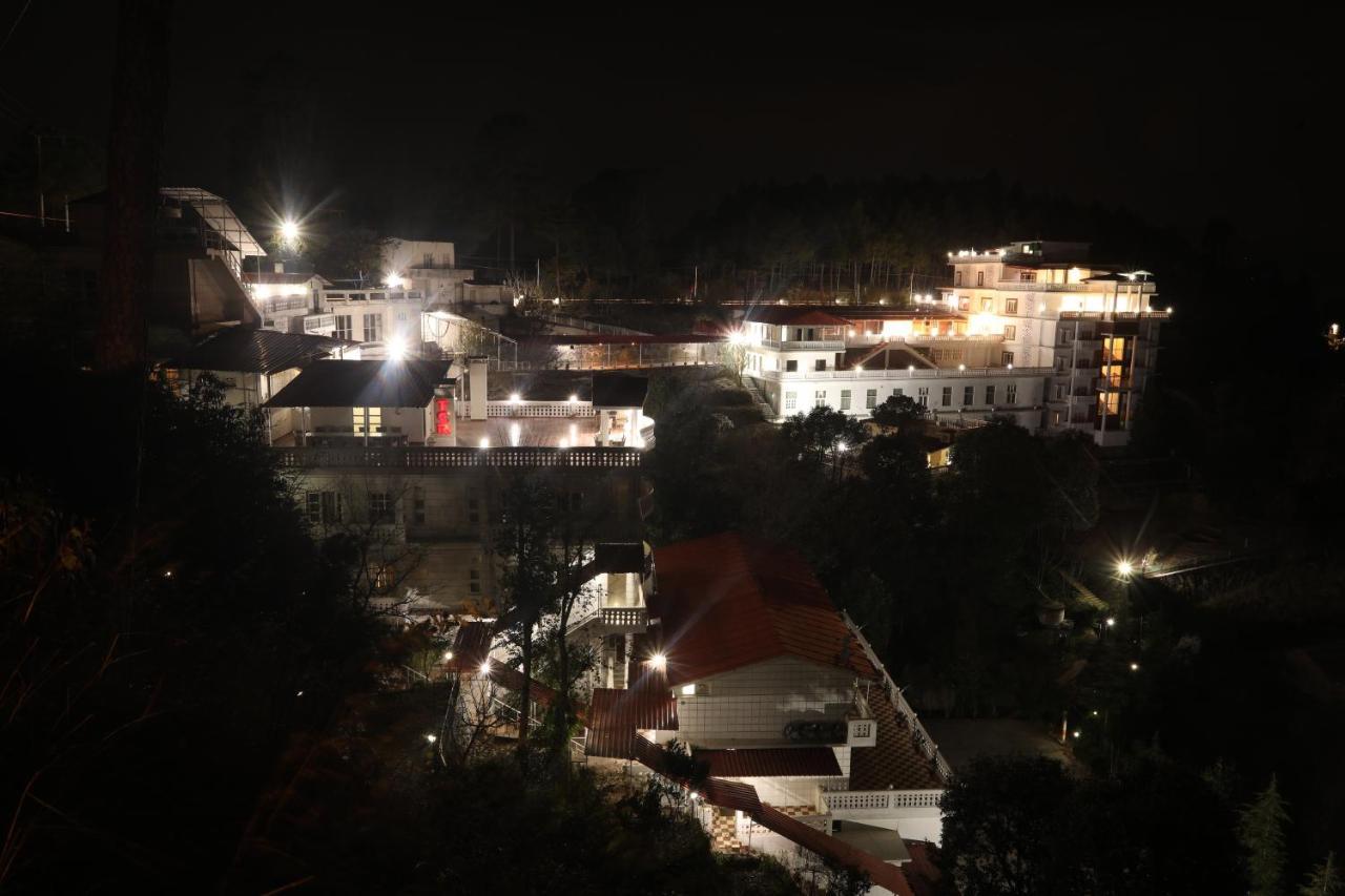 Tehri Club And Resort Chamba  Buitenkant foto
